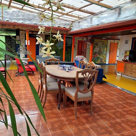 Hostal La Pijarana 萨兰托 外观 照片
