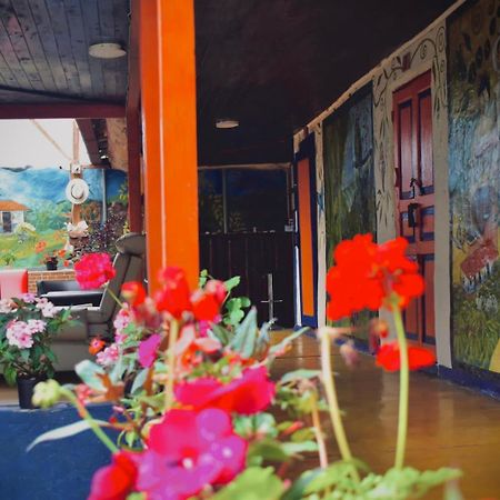 Hostal La Pijarana 萨兰托 外观 照片