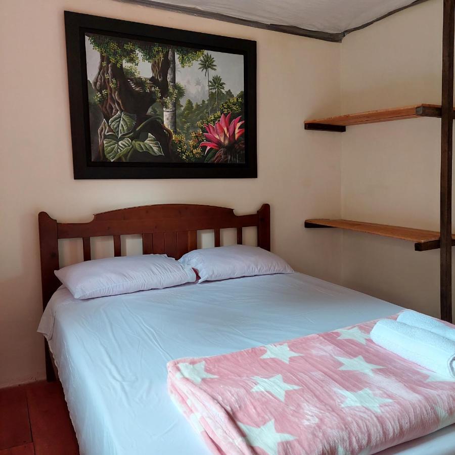 Hostal La Pijarana 萨兰托 外观 照片