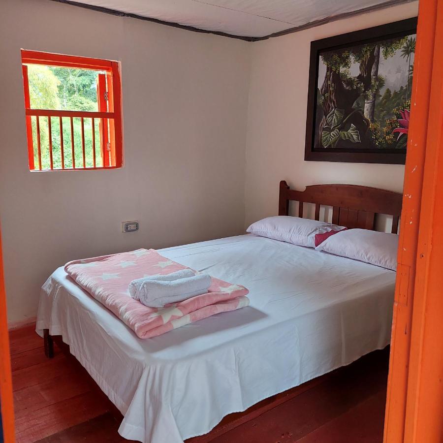 Hostal La Pijarana 萨兰托 外观 照片