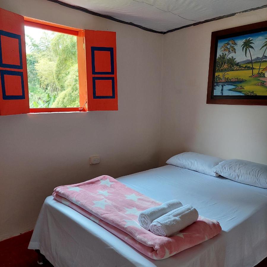 Hostal La Pijarana 萨兰托 外观 照片
