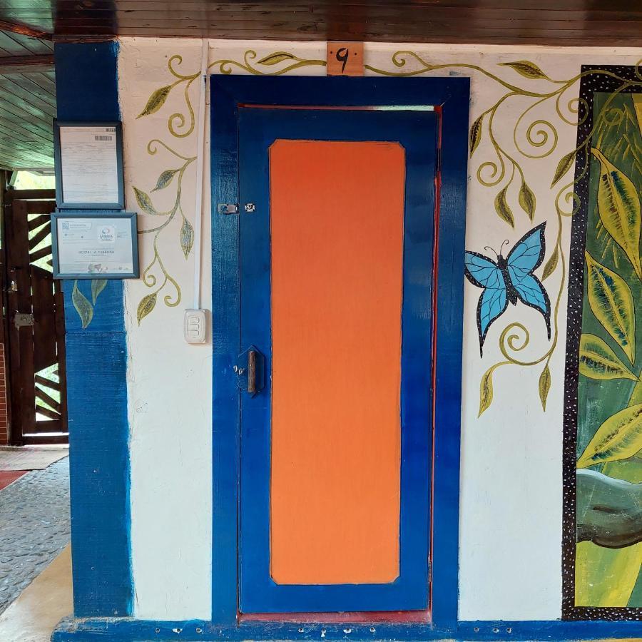 Hostal La Pijarana 萨兰托 外观 照片