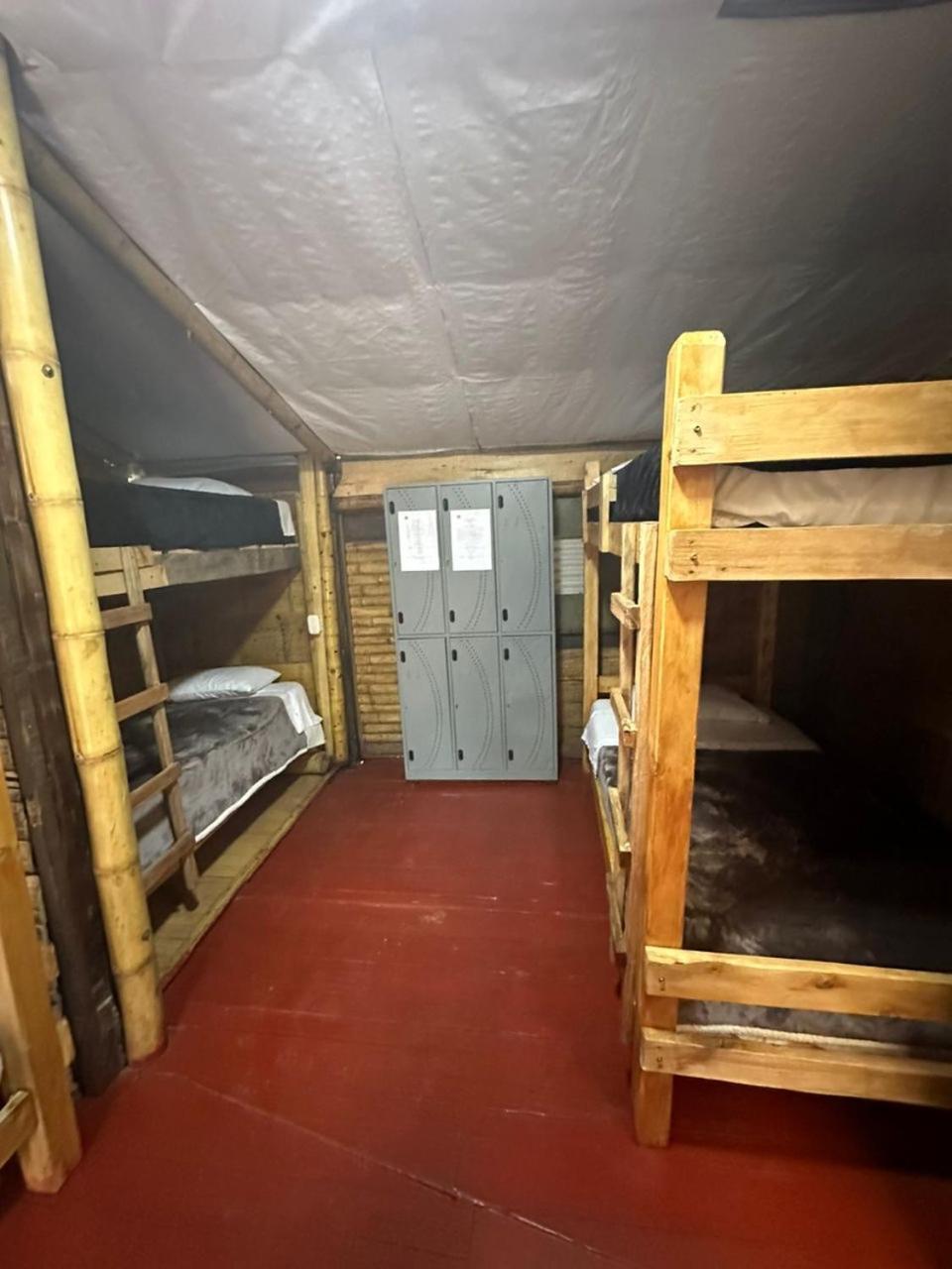 Hostal La Pijarana 萨兰托 外观 照片